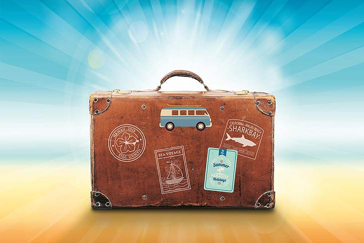Welche wichtigen technologischen Trends sind in den letzten Jahren in der Reisebranche aufgekommen?  (©Foto: https://pixabay.com/photos/luggage-travel-sunlight-vacations-1149289/ )